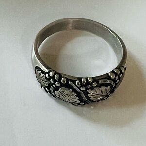 Black Hill Sterling Sliver Leaf Ring